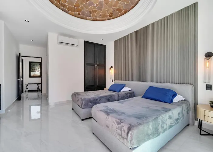#marbella Lane - Grand Private Luxury Villa